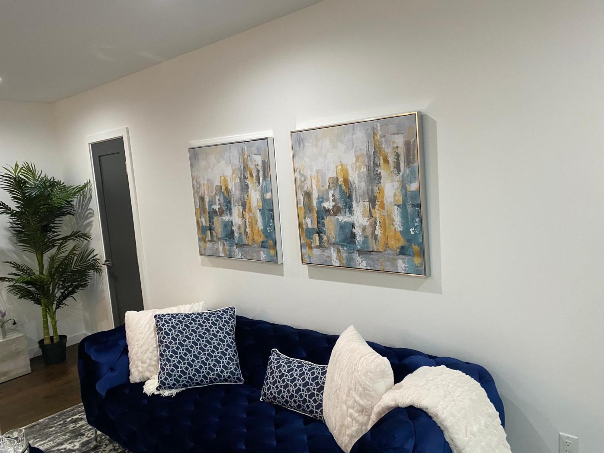 The Laurel Apartment *